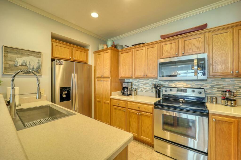 Bucket List Views Sugar Mountain Private Condo - 2Bed, 2Bath, Sleeps 6, Panoramic Views Of Mountains From Large Deck, Short Drive To Shopping, Restaurants, Cafes & Banner Elk Town 외부 사진