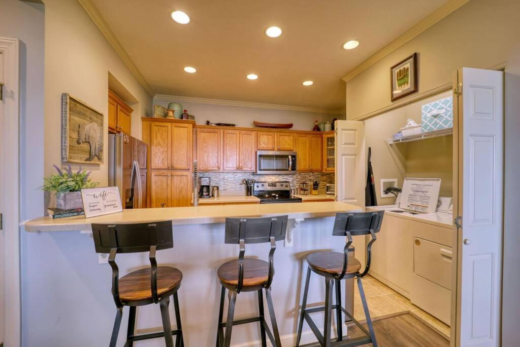 Bucket List Views Sugar Mountain Private Condo - 2Bed, 2Bath, Sleeps 6, Panoramic Views Of Mountains From Large Deck, Short Drive To Shopping, Restaurants, Cafes & Banner Elk Town 외부 사진